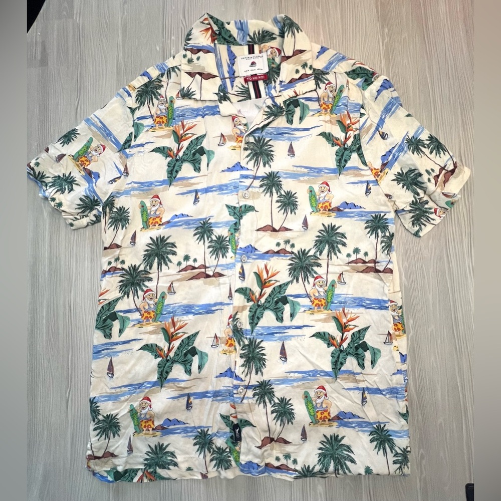 Denim & Flower‎ Ricky Singh Surfing Santa Men's Shirt Size M Short Sleeve
